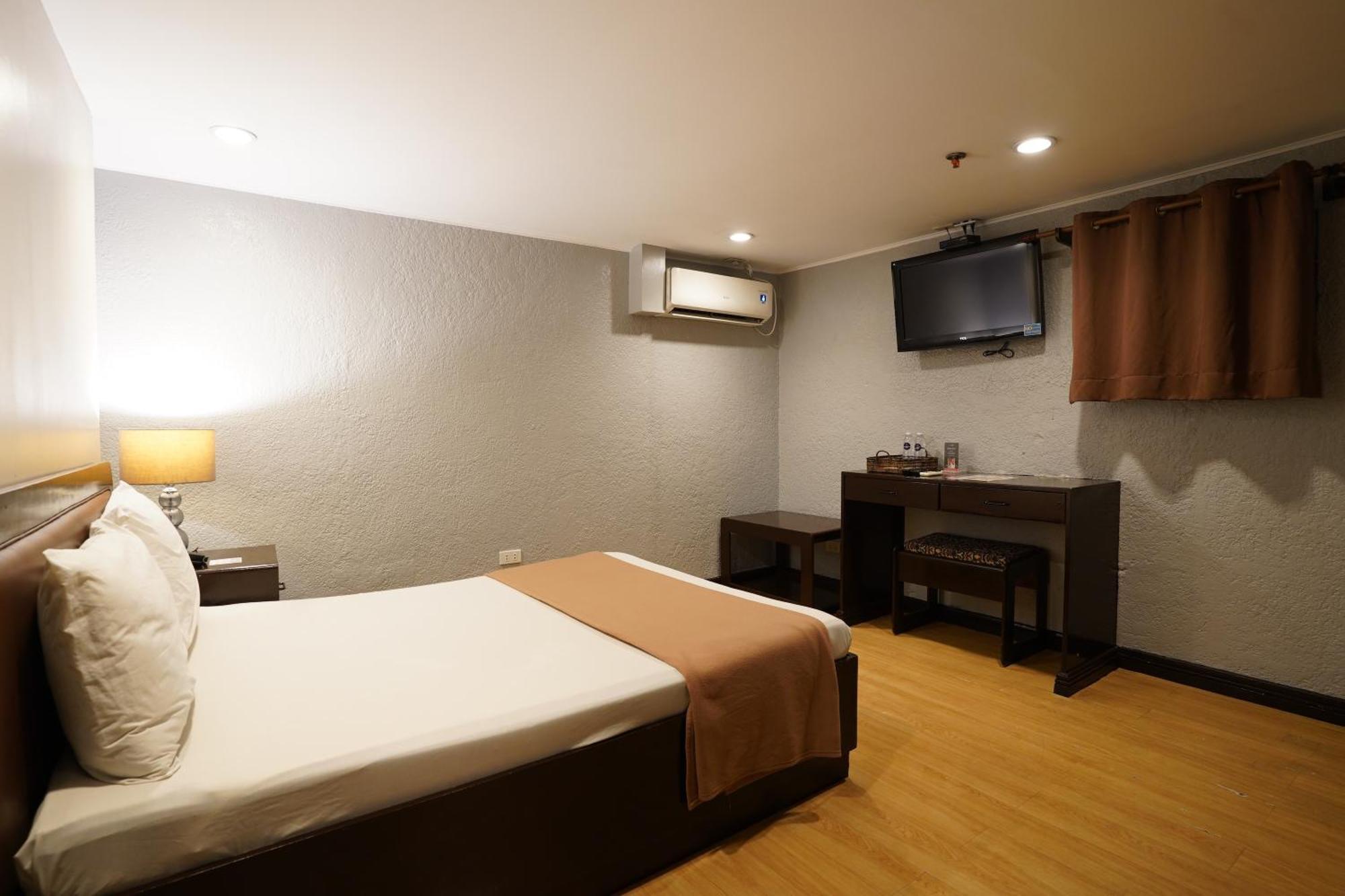 Arzo Hotel Манила Экстерьер фото