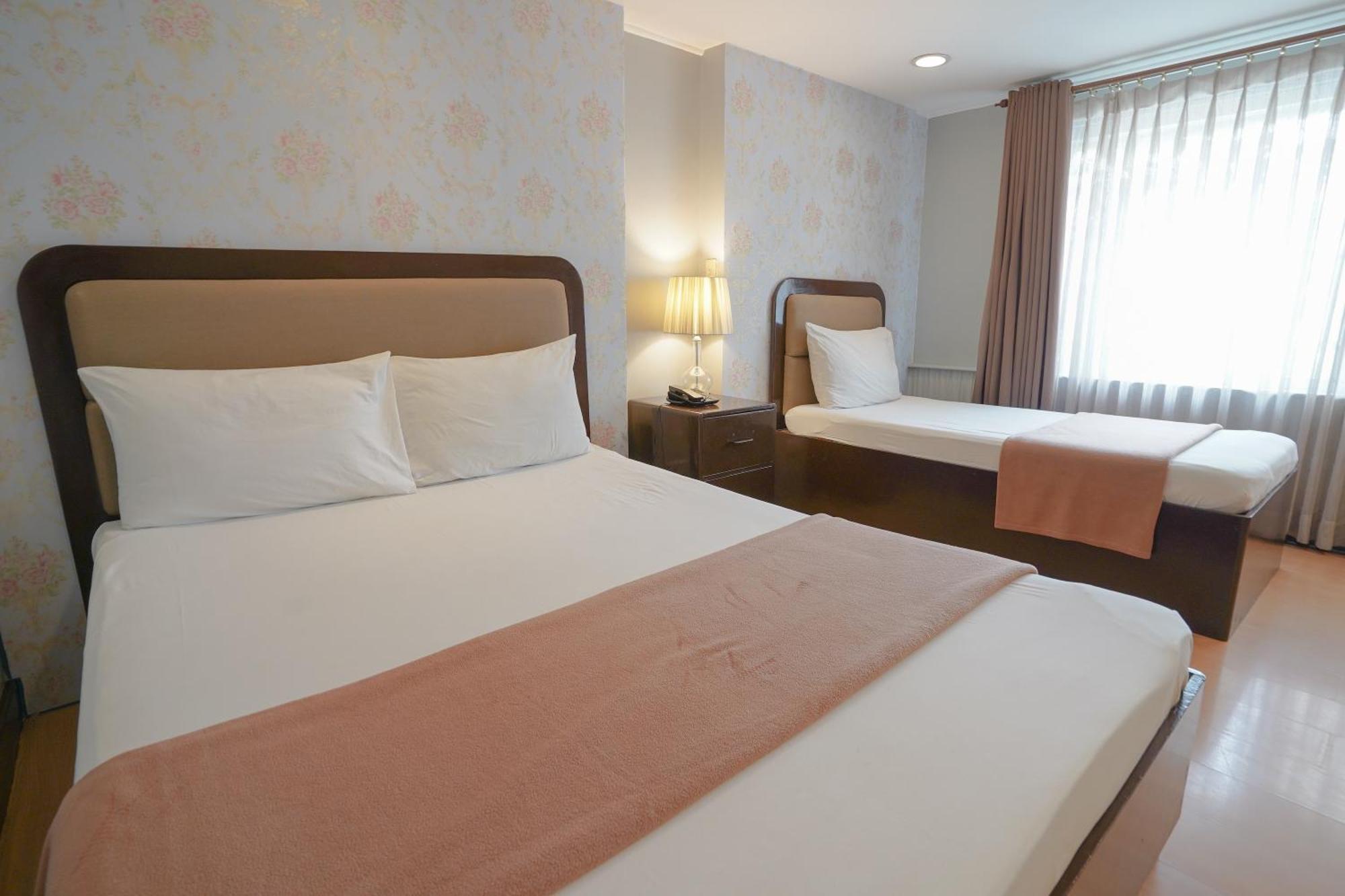 Arzo Hotel Манила Экстерьер фото