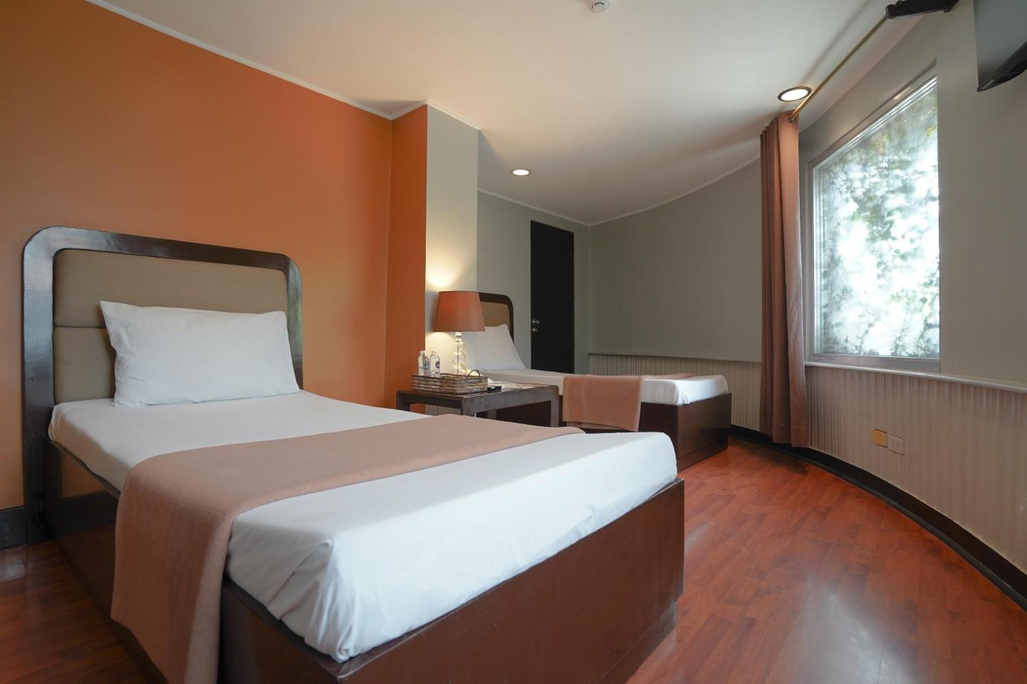 Arzo Hotel Манила Экстерьер фото