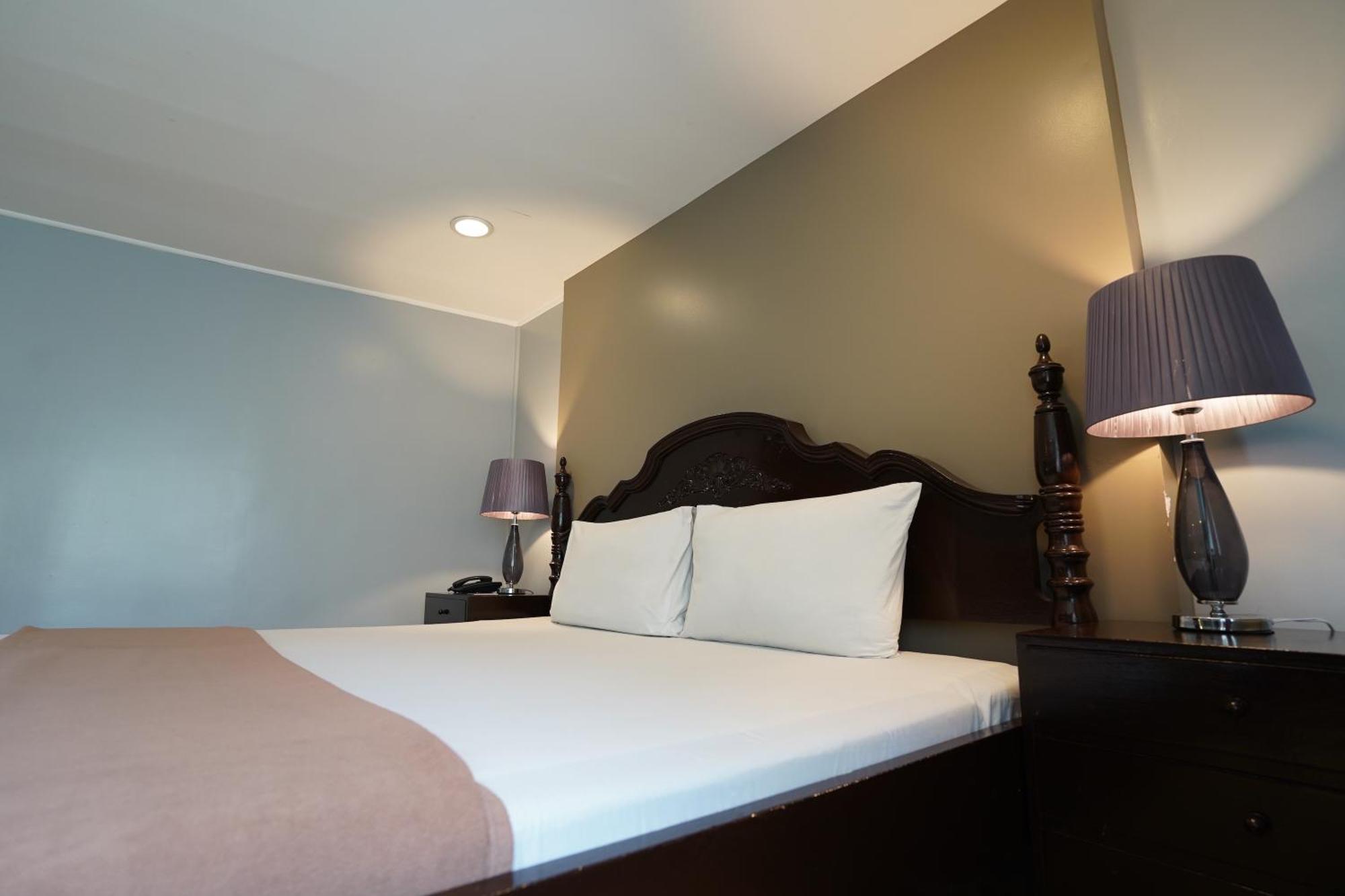 Arzo Hotel Манила Экстерьер фото